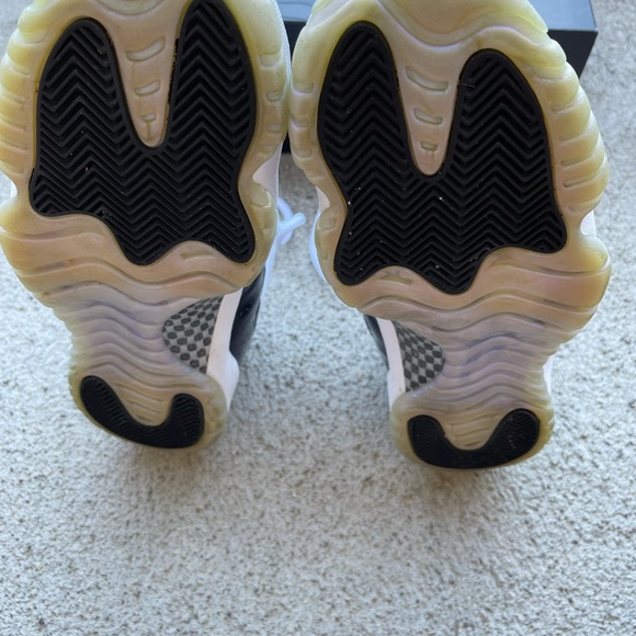 Jordan Retro 11 size 9 men’s $229